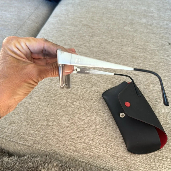 Vintage Laura Biagiotti Italy  80’s Black Silver Sunglasses pristine with case - Picture 11 of 15